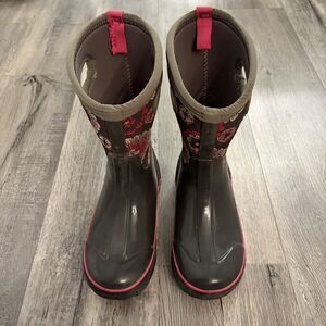 Bogs Kids Classic Pansies insulated boots Sz 3 Youth Girls Rainboots Waterproof